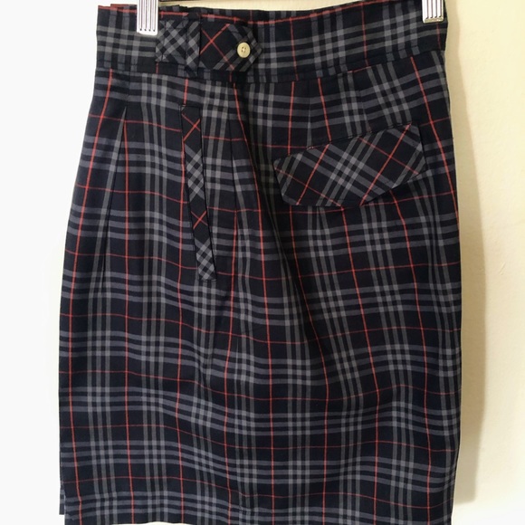 🔥🔥🔥BURBERRY🔥🔥STUNNING🔥🔥GOLF SHORTS🔥🔥🔥 - Picture 2 of 15